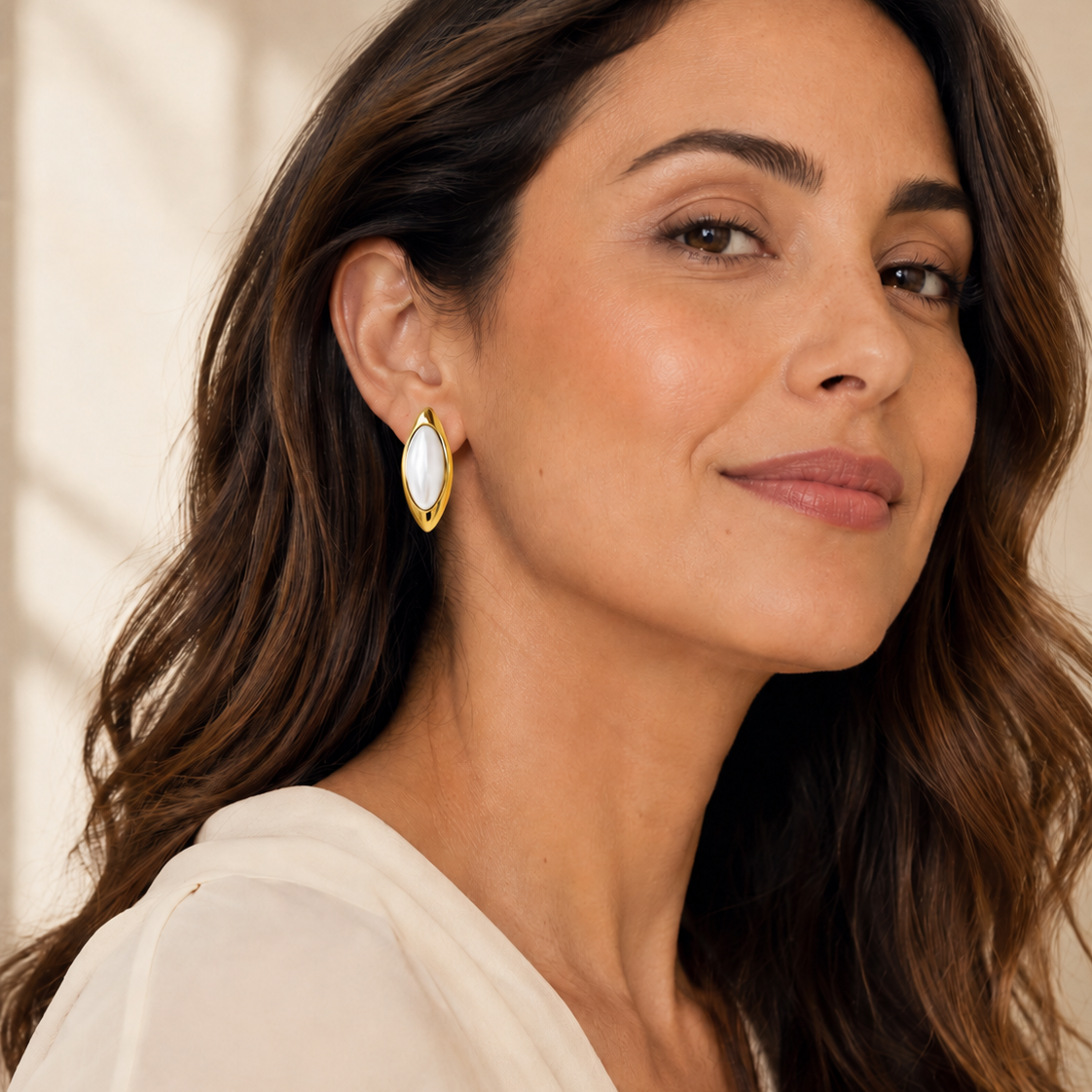Aretes Almendra Dorada